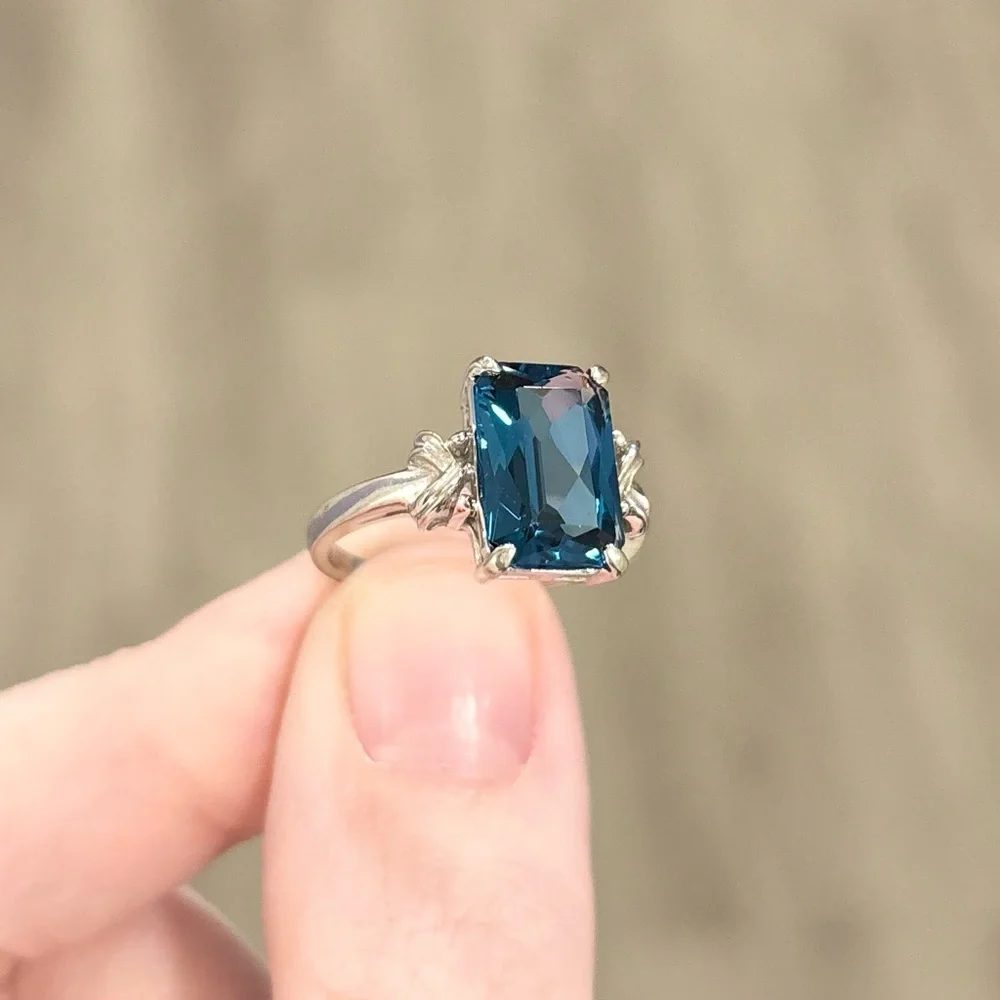 10K London Blue Topaz large 12x8mm Radiant rectangular cut white gold ring - Picture 5 of 10